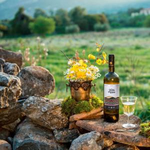 UWC Samos Psiles Korfes | PGI Aegean Sea Dry White Wine Muscat (2023) 750ml | U.W.C. Samos
