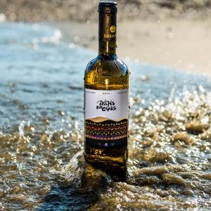 UWC Samos Psiles Korfes | PGI Aegean Sea Dry White Wine Muscat (2023) 750ml | U.W.C. Samos